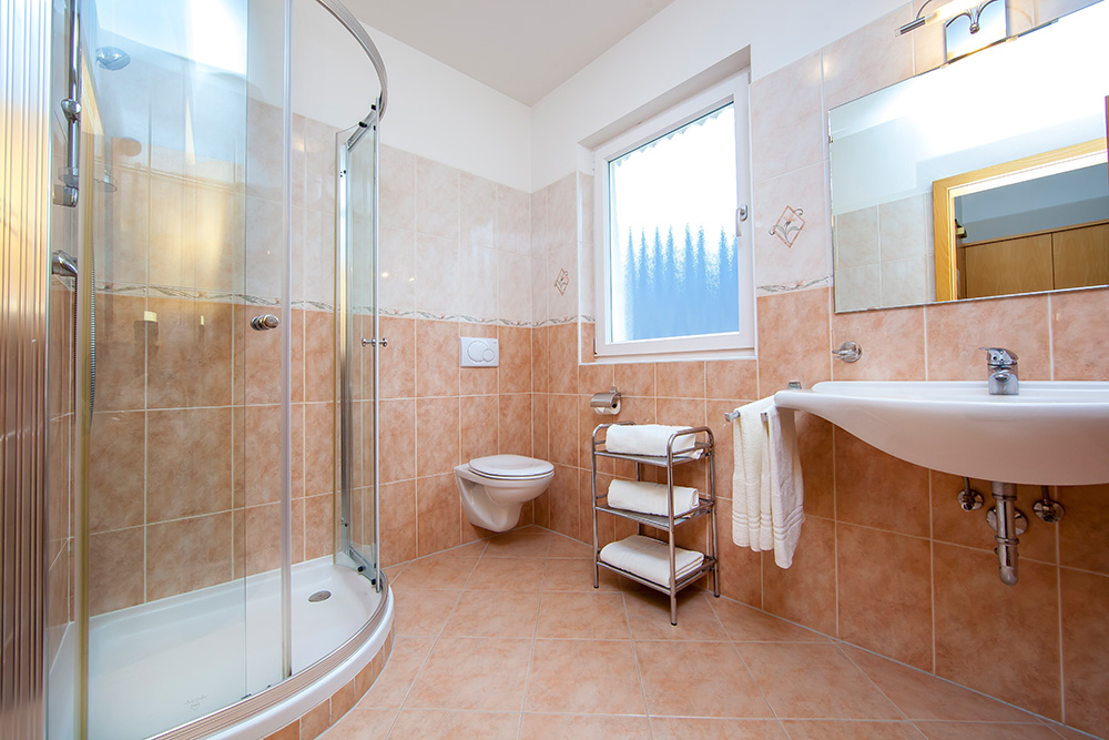 Zimmer & Suiten im Mitterplarserhof in Algund